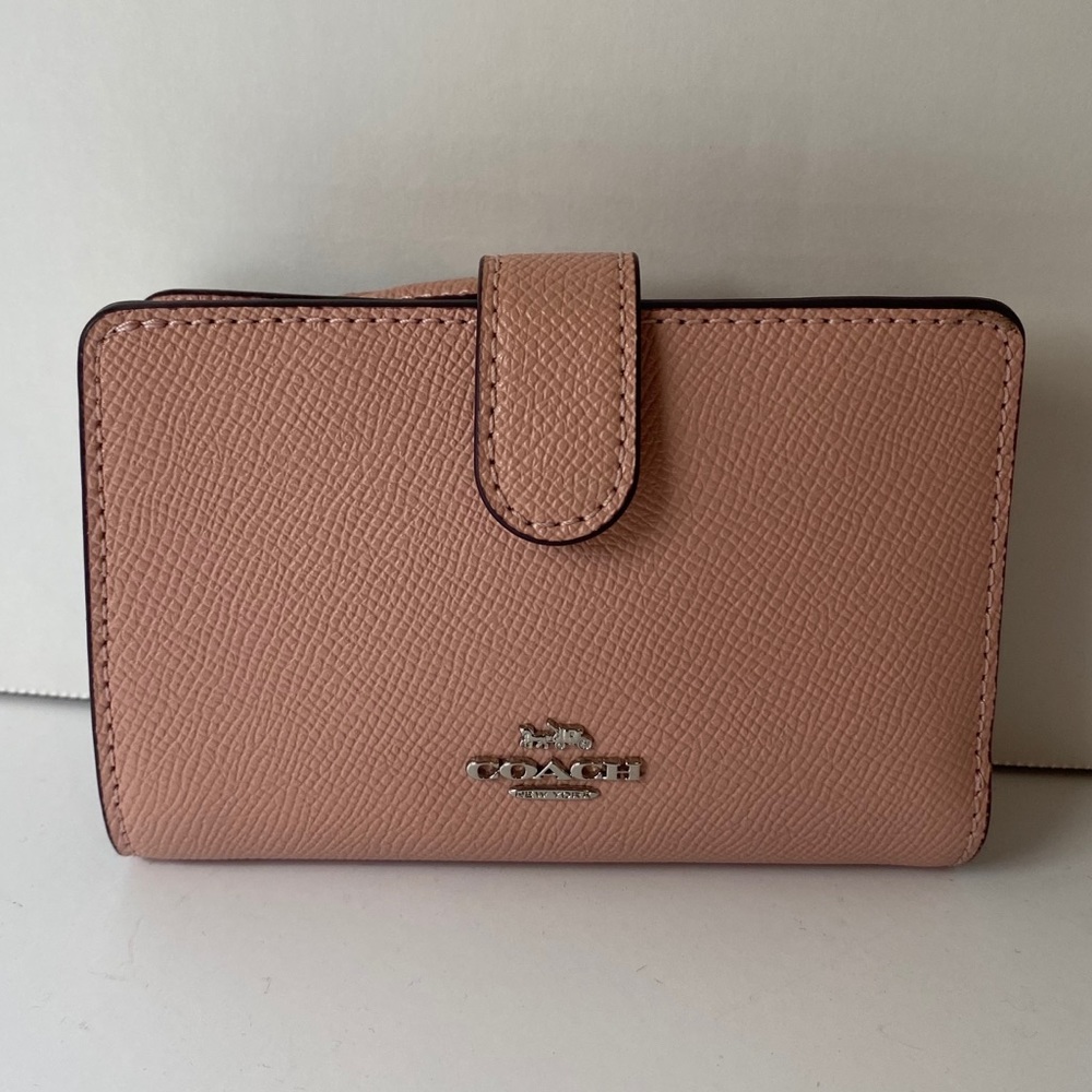 Coach Medium Corner Zip Wallet